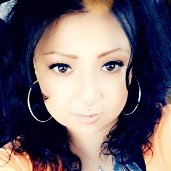 Meet your Posher, Selina - Picture 1 of 1